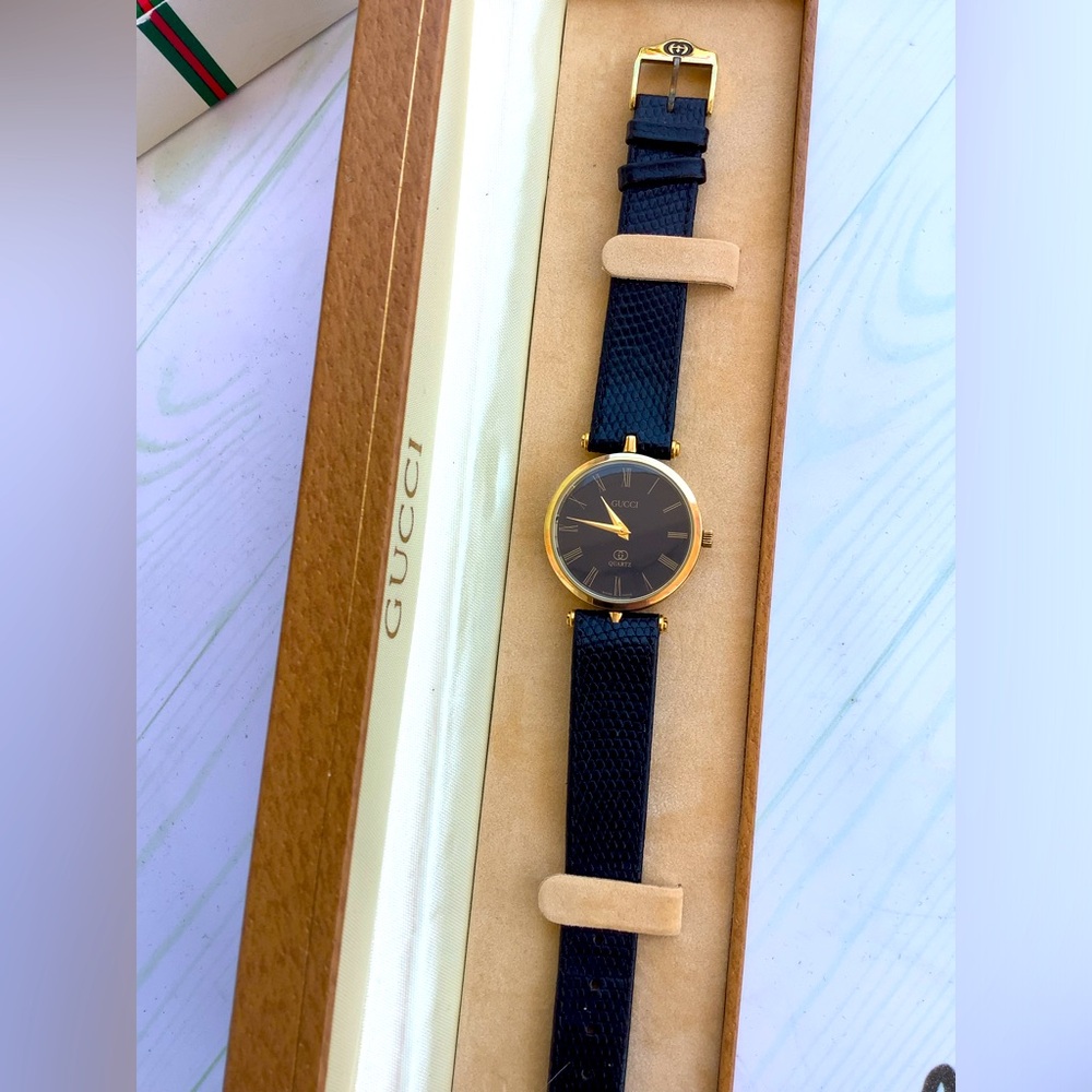 Authentic Gucci UNISEX watch 🖤💛🖤💛 - Picture 11 of 12